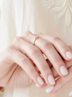 Pierścionek  z żółtego złota z diamentami - 0,02 ct - próba 375