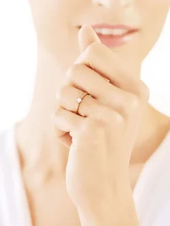 Pierścionek z żółtego złota z brylantami - 0,18 ct - próba 585