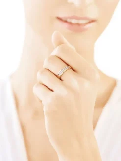 Pierścionek z żółtego złota z diamentami - 0,06 ct - próba 585