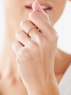 Pierścionek z żółtego złota z diamentami - 0,06 ct - próba 585