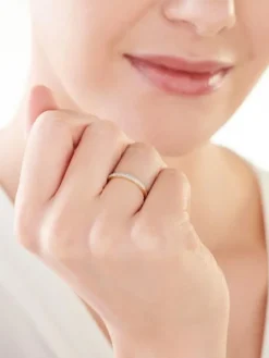 Pierścionek z żółtego złota z diamentami - 0,04 ct - próba 375