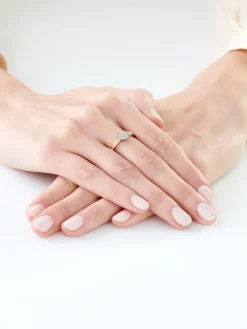 Pierścionek z żółtego złota z diamentami - 0,12 ct - próba 585