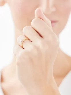 Pierścionek z żółtego złota z brylantem - serce - 0,10 ct - próba 585