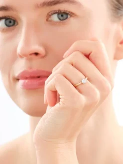 Pierścionek z żółtego złota z brylantami - 0,16 ct - próba 585