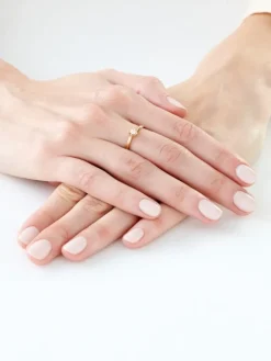 Pierścionek z żółtego złota z brylantem - 0,09 ct - próba 585