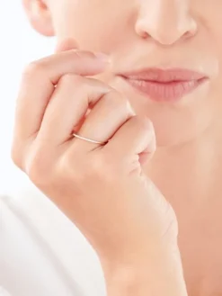 Pierścionek z żółtego złota z diamentami - 0,03 ct - próba 375