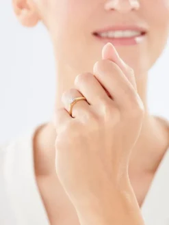 Pierścionek z żółtego złota z brylantami - 0,09 ct - próba 585