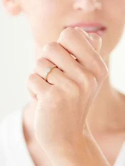 Pierścionek z żółtego złota z diamentami - 0,09 ct - próba 585