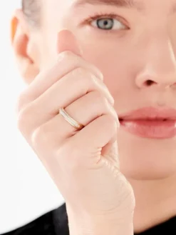 Pierścionek z żółtego złota z diamentami - 0,11 ct - próba 585