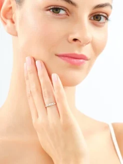 Pierścionek z żółtego złota z diamentami - serca - 0,11 ct - próba 585