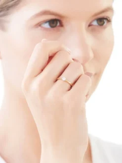 Pierścionek z żółtego złota z brylantem - 0,16 ct - próba 585