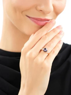 Pierścionek z  żółtego złota z diamentami i perłą - próba 585