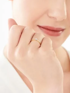 Pierścionek z żółtego złota z brylantami - 0,12 ct - próba 585