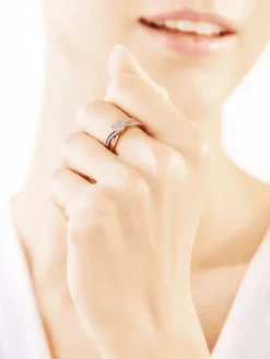 Pierścionek z żółtego złota z diamentami - 0,14 ct - próba 375