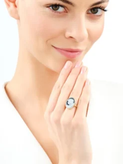 Pierścionek z żółtego złota z diamentami i agatem - kamea - próba 585