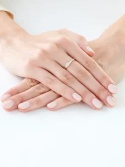 Pierścionek z żółtego złota z diamentami - 0,09 ct - próba 585