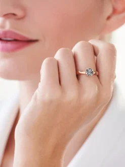 Pierścionek ze stali szlachetnej z kryształami