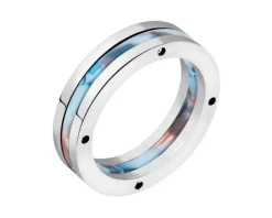 Pierścionek ze stali szlachetnej z detalem z masy żywicznej