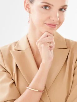 Pierścionek ze stali szlachetnej z detalem z masy żywicznej