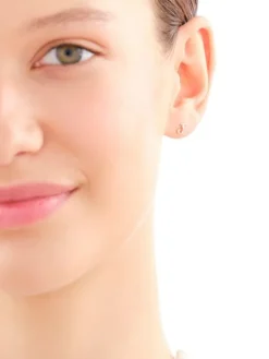 Pojedynczy kolczyk z żółtego złota z diamentem - litera J - 0,004 ct - próba 375