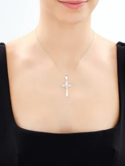 Zawieszka srebrna - krzyż