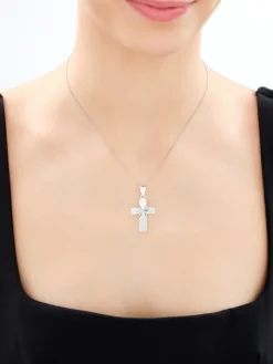 Zawieszka srebrna - krzyż