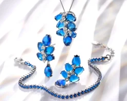 Zawieszka srebrna z cyrkoniami i szlifowanym szkłem - liście