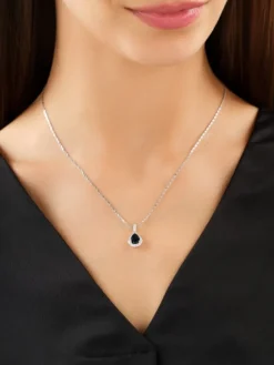 Zawieszka z białego złota z brylantami i szafirem - próba 585