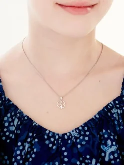 Zawieszka z białego złota z brylantem - koniczyna - 0,01 ct - próba 375