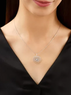 Zawieszka z białego złota z brylantami - rozeta - 0,70 ct - próba 585