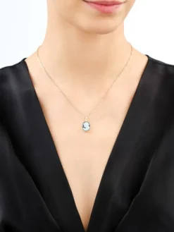 Zawieszka z żółtego złota z brylantem i agatem - kamea - próba 585