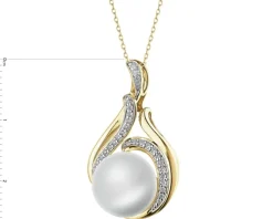 Zawieszka z żółtego złota z brylantami i perłą South Sea - próba 750