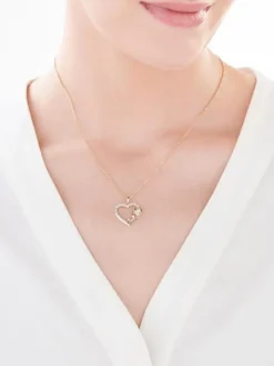 Zawieszka z żółtego złota z diamentami -  serce, róża - 0,05 ct - próba 375