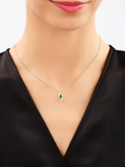 Zawieszka z żółtego złota z diamentami i szmaragdem - próba 585