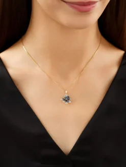 Zawieszka z żółtego złota z diamentami i szafirami - kwiat - próba 585