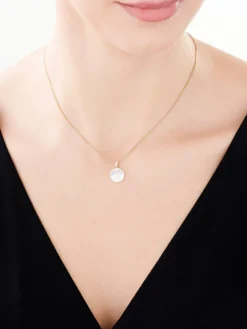 Zawieszka z żółtego złota z diamentem i masa perłową - litera K - próba 375