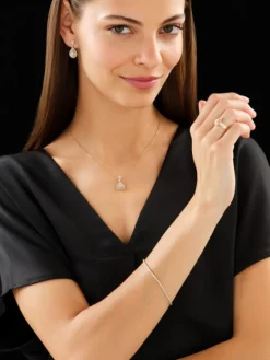 Zawieszka z żółtego złota z diamentami - 0,38 ct - próba 585