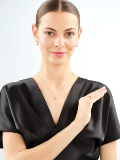 Zawieszka z żółtego złota z diamentami i rubinem - próba 585