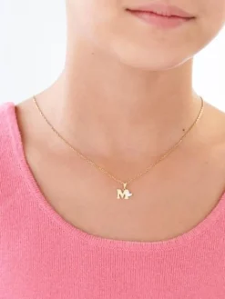 Zawieszka z żółtego złota z diamentem - litera M - 0,004 ct - próba 375