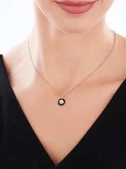 Zawieszka z żółtego złota z diamentem i emalią - kwiat - 0,004 ct - próba 375