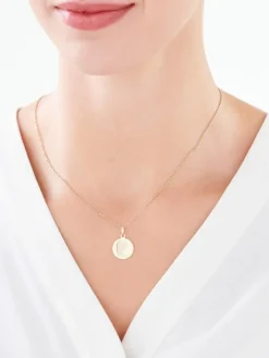 Złota zawieszka - medalik Matka Boska