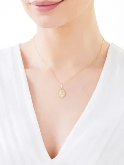 Złota zawieszka - medalik Matka Boska