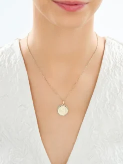 Złota zawieszka - medalik Matka Boska