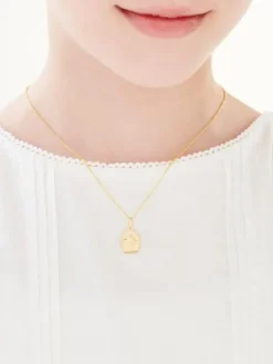 Złota zawieszka - medalik Matka Boska Częstochowska