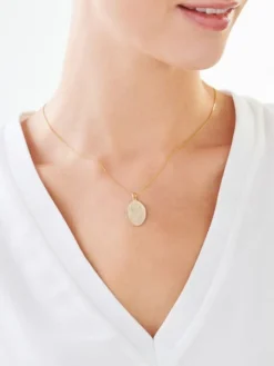 Złota zawieszka - medalik Matka Boska Częstochowska