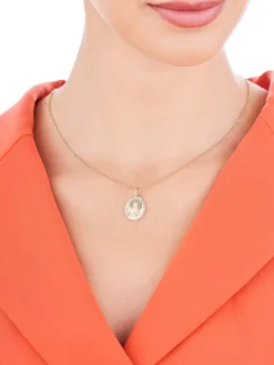 Złota zawieszka - medalik z wizerunkiem Chrystusa