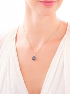 Złota zawieszka z cyrkoniami