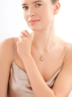 Złota zawieszka z cyrkoniami