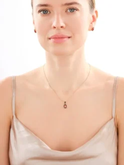 Złota zawieszka z cyrkoniami