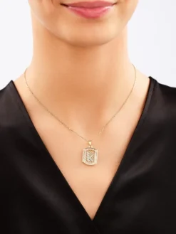 Złota zawieszka z cyrkoniami - litera K